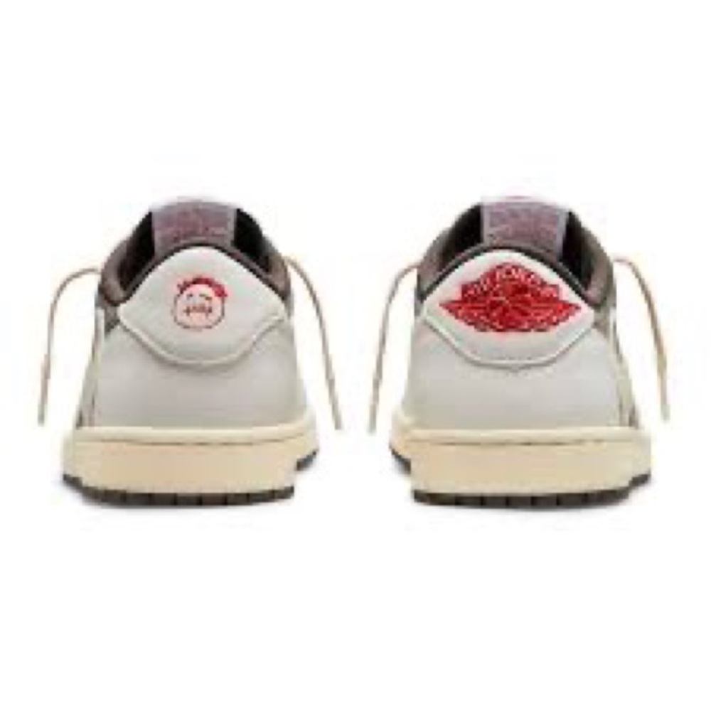 Air Jordan Dunks x Travis Scott